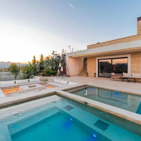 New And Modern Holiday Stunning Villa Apartment *